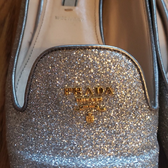 Prada - Picture 2 of 4